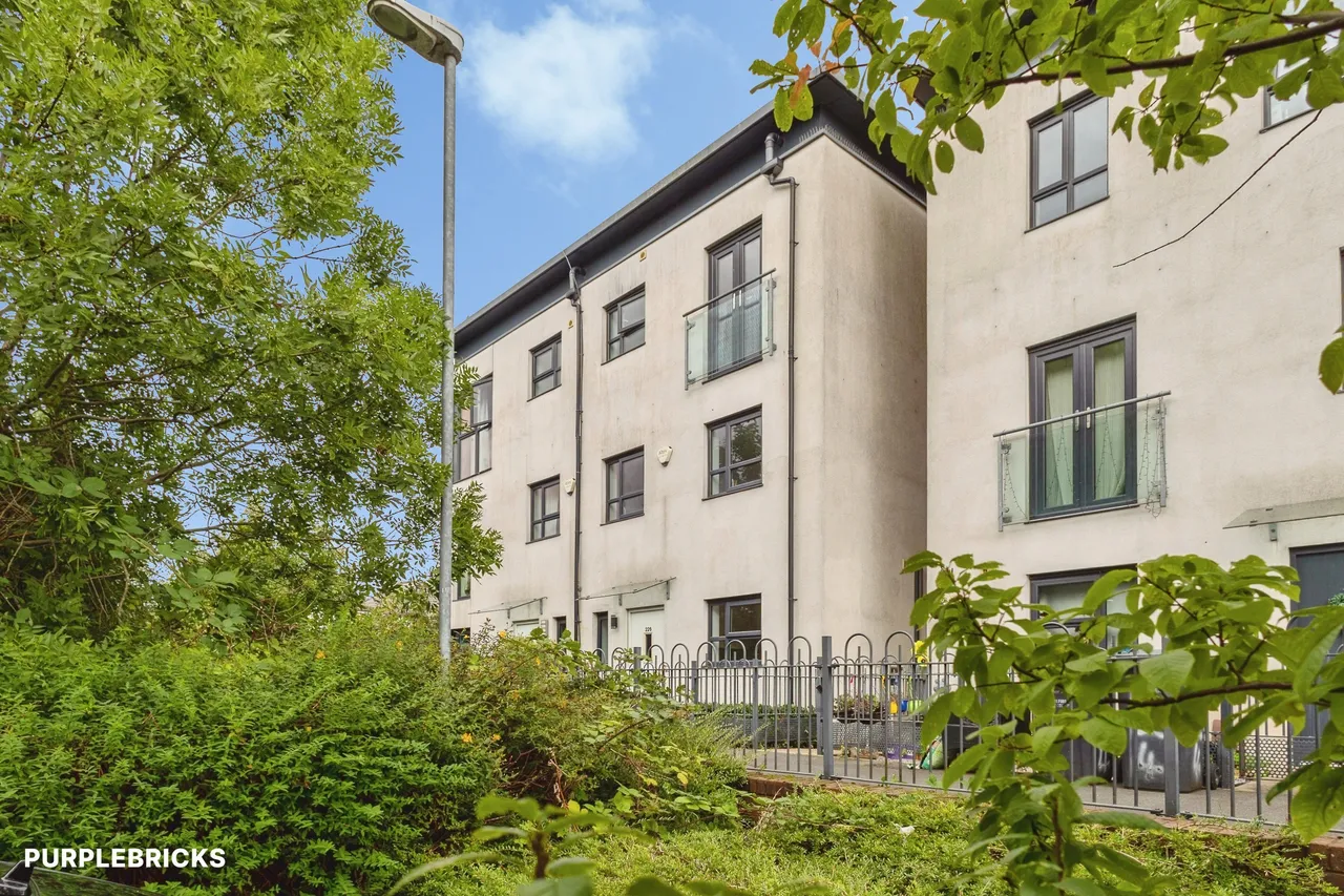 Lower Broughton Road, Salford, M7, photo 2