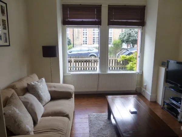 1 bed house to rent — Oaklands Road, Hanwell, LONDON, W7 2DU