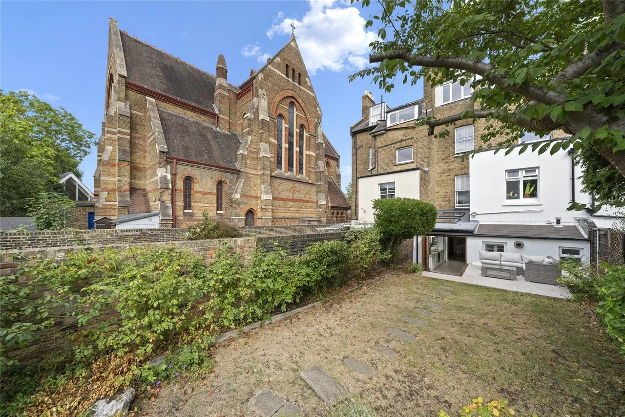 St. Andrew's Road, Surbiton, KT6, photo 3