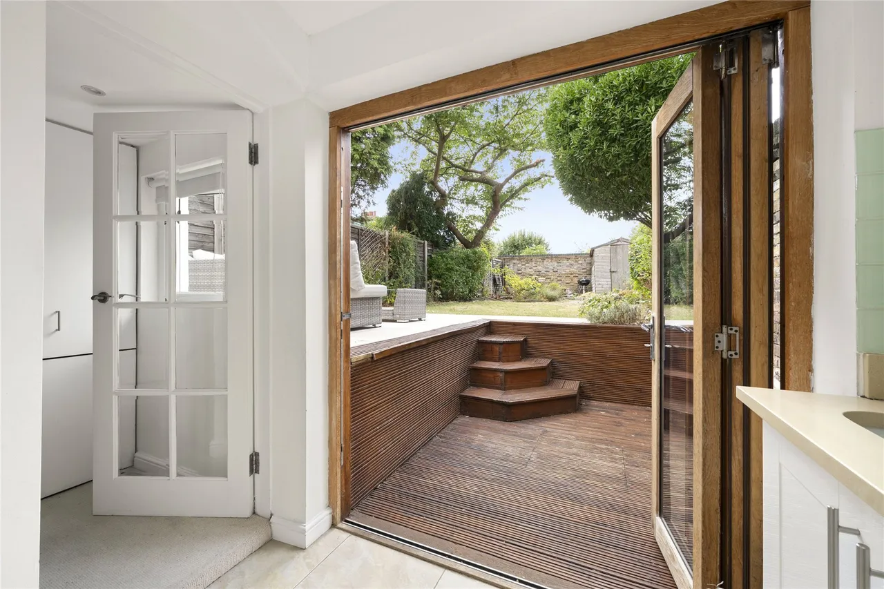 St. Andrew's Road, Surbiton, KT6, photo 10