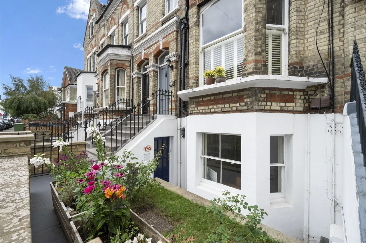 2 bed flat for sale, St. Andrew's Road, Surbiton, KT6