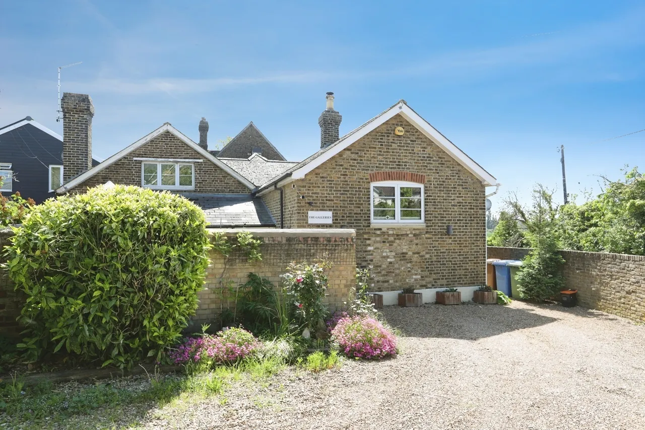 3 bed house for sale — Lower Road, Teynham, Sittingbourne, Kent, ME9