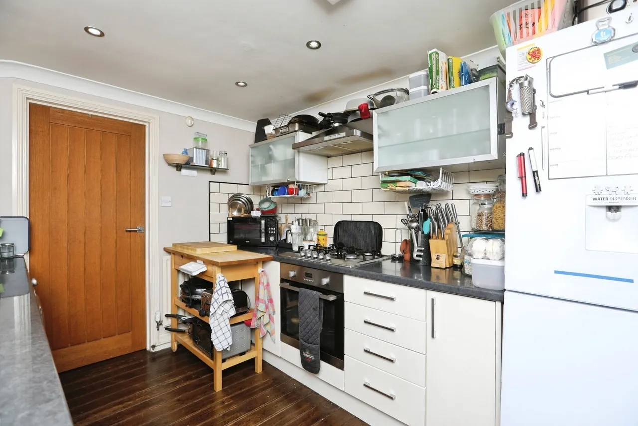 Lower Road, Teynham, Sittingbourne, Kent, ME9, photo 5