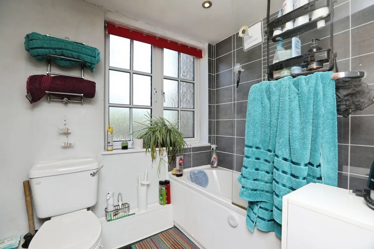 Lower Road, Teynham, Sittingbourne, Kent, ME9, photo 8
