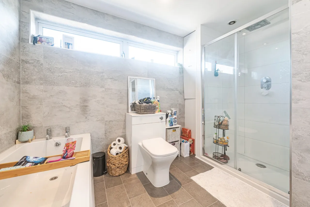Derwent Road, Basingstoke, RG22, photo 17