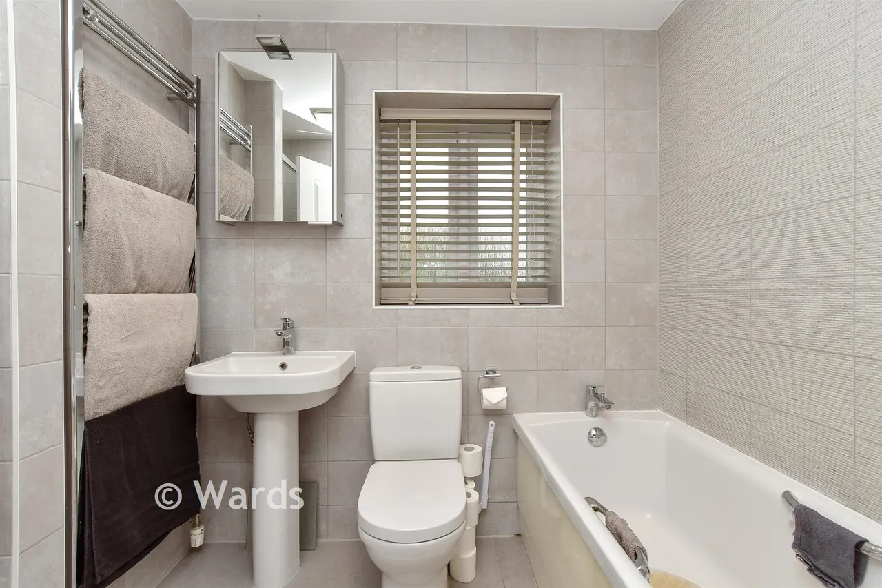 Lawday Avenue, Eastchurch, ME12, photo 9
