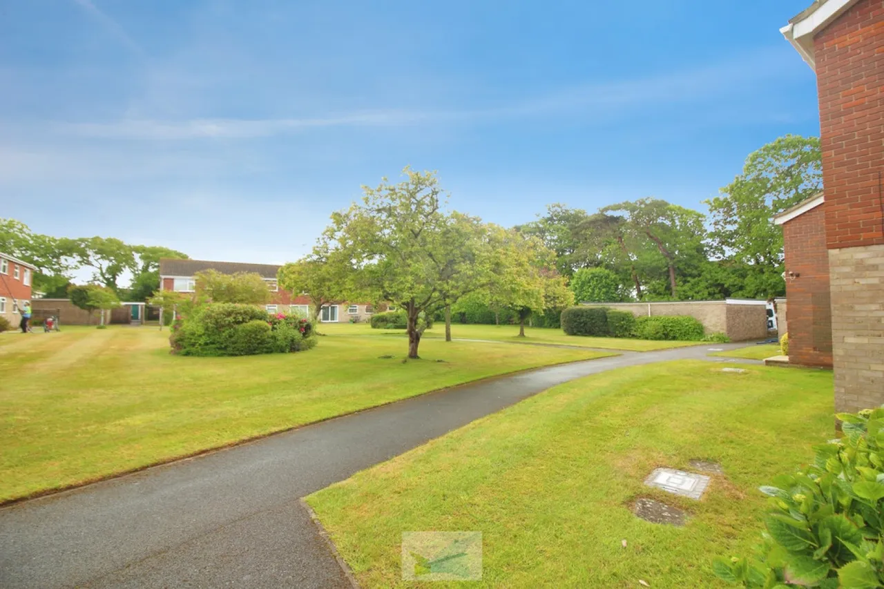 Waterford Road, BH23, photo 15