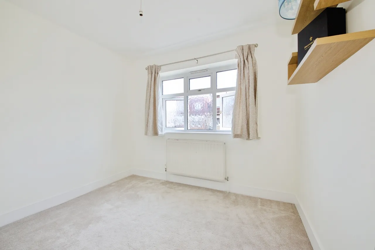 Winchester Road, London, N9, photo 12