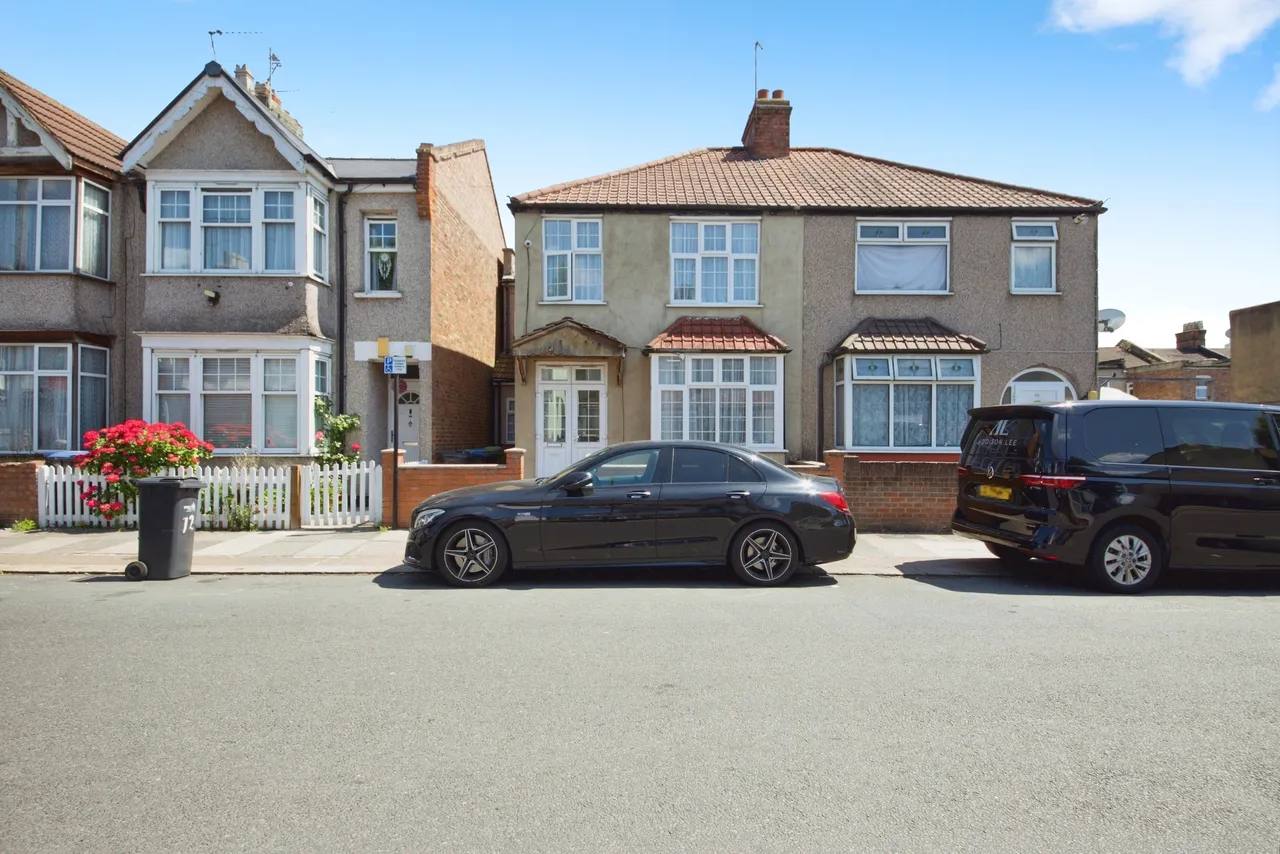Winchester Road, London, N9, photo 2