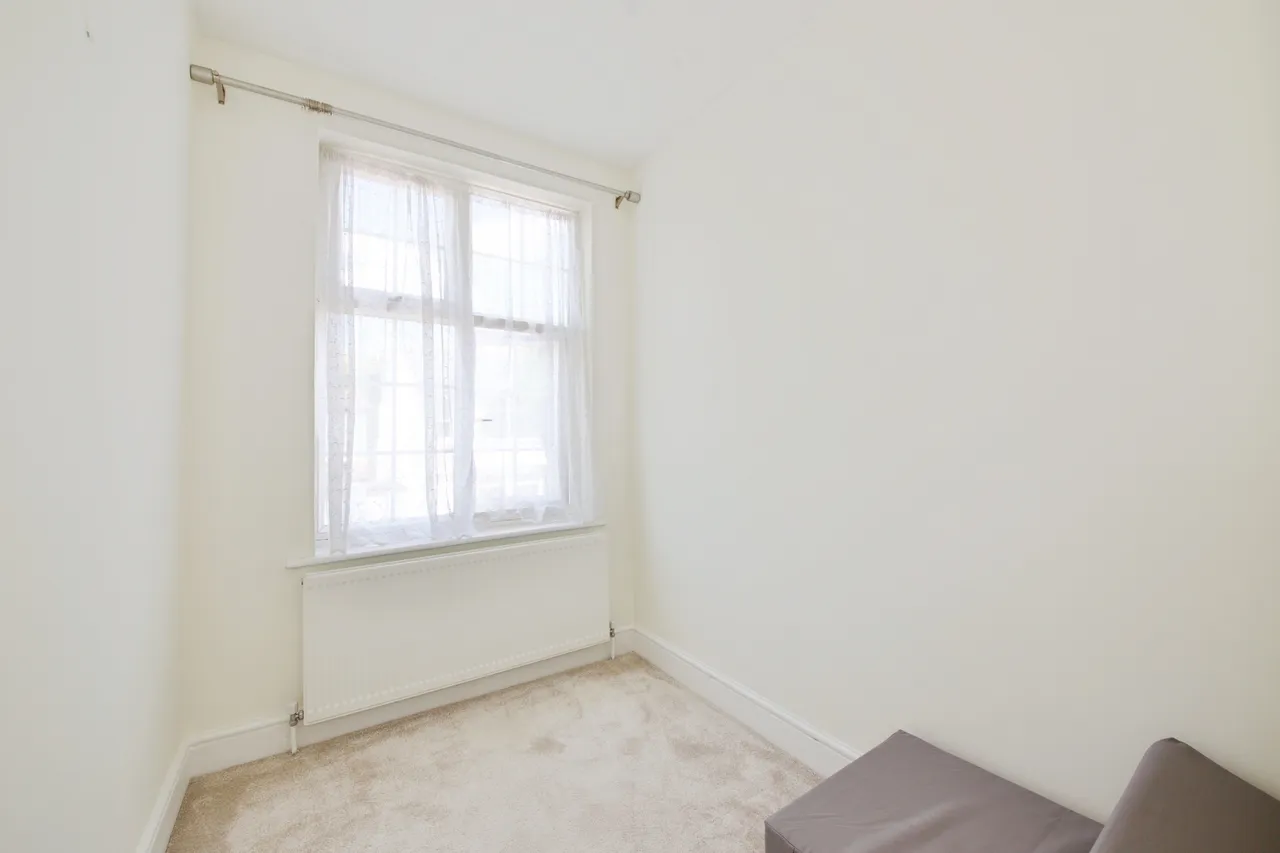 Winchester Road, London, N9, photo 13