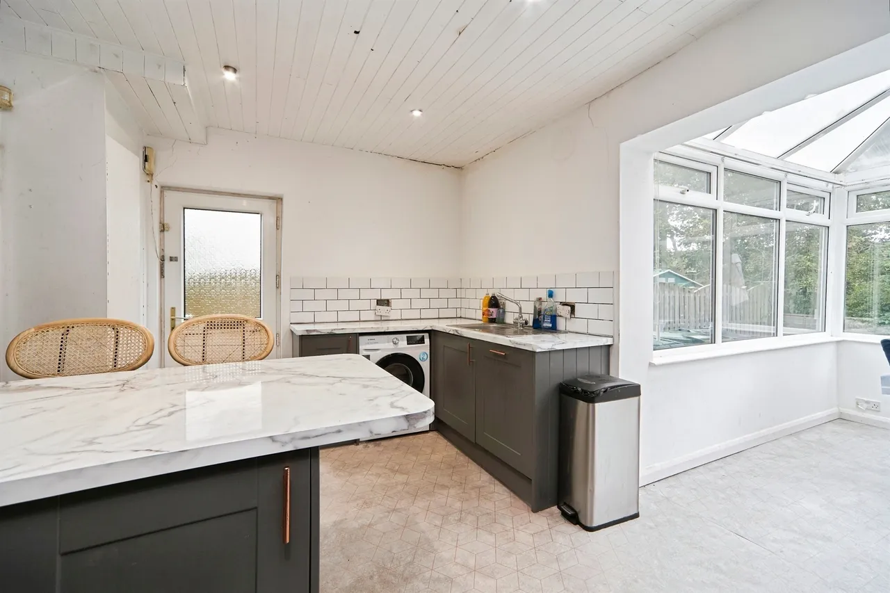 Owlcotes Drive, Pudsey, LS28, photo 7