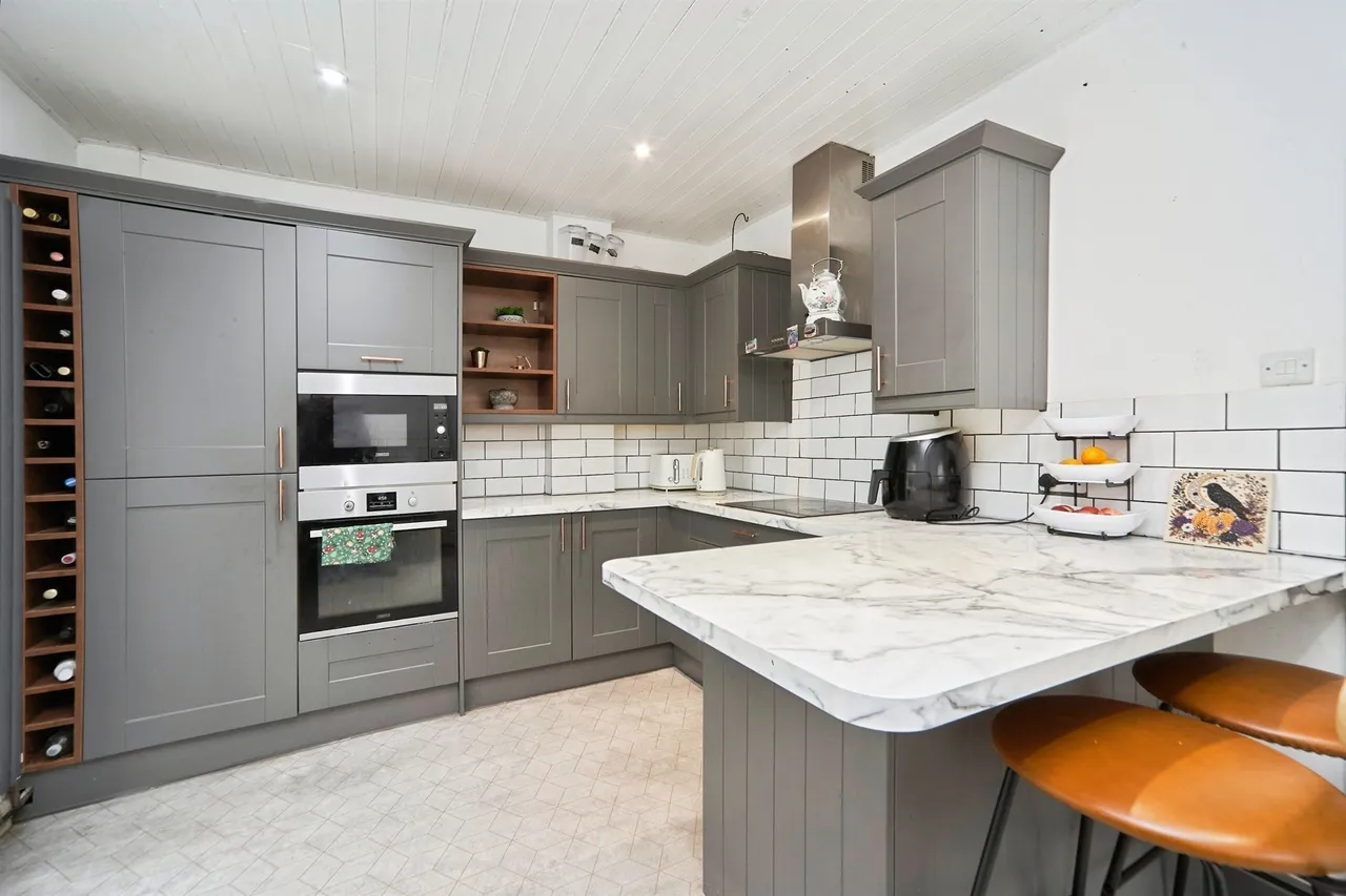 Owlcotes Drive, Pudsey, LS28, photo 3