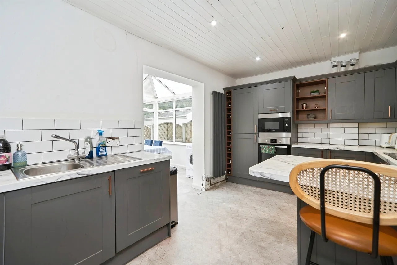 Owlcotes Drive, Pudsey, LS28, photo 5