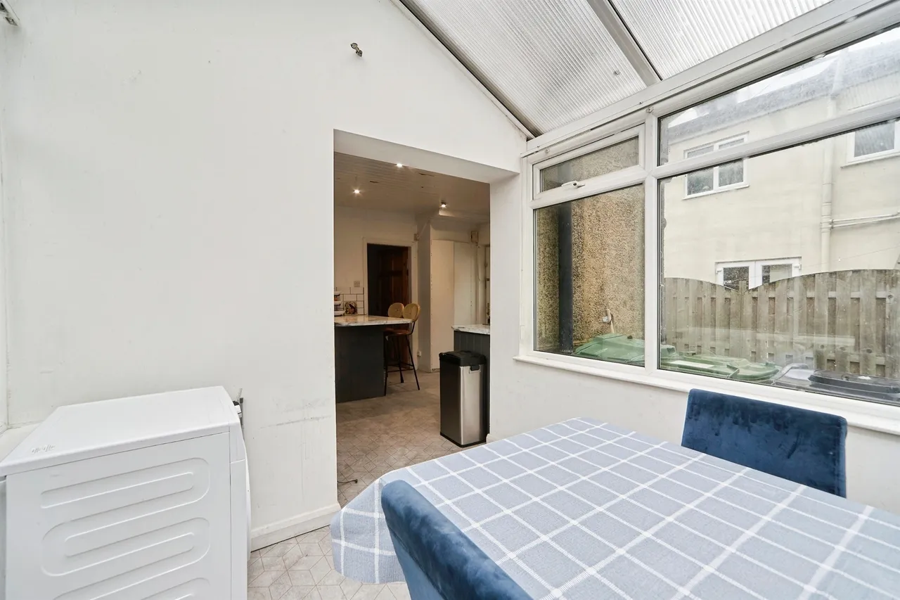 Owlcotes Drive, Pudsey, LS28, photo 11