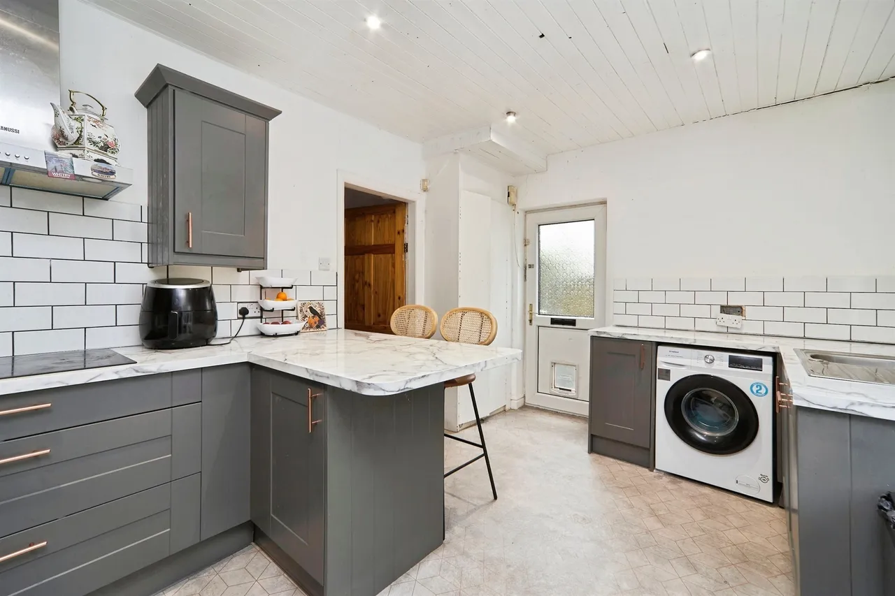 Owlcotes Drive, Pudsey, LS28, photo 6