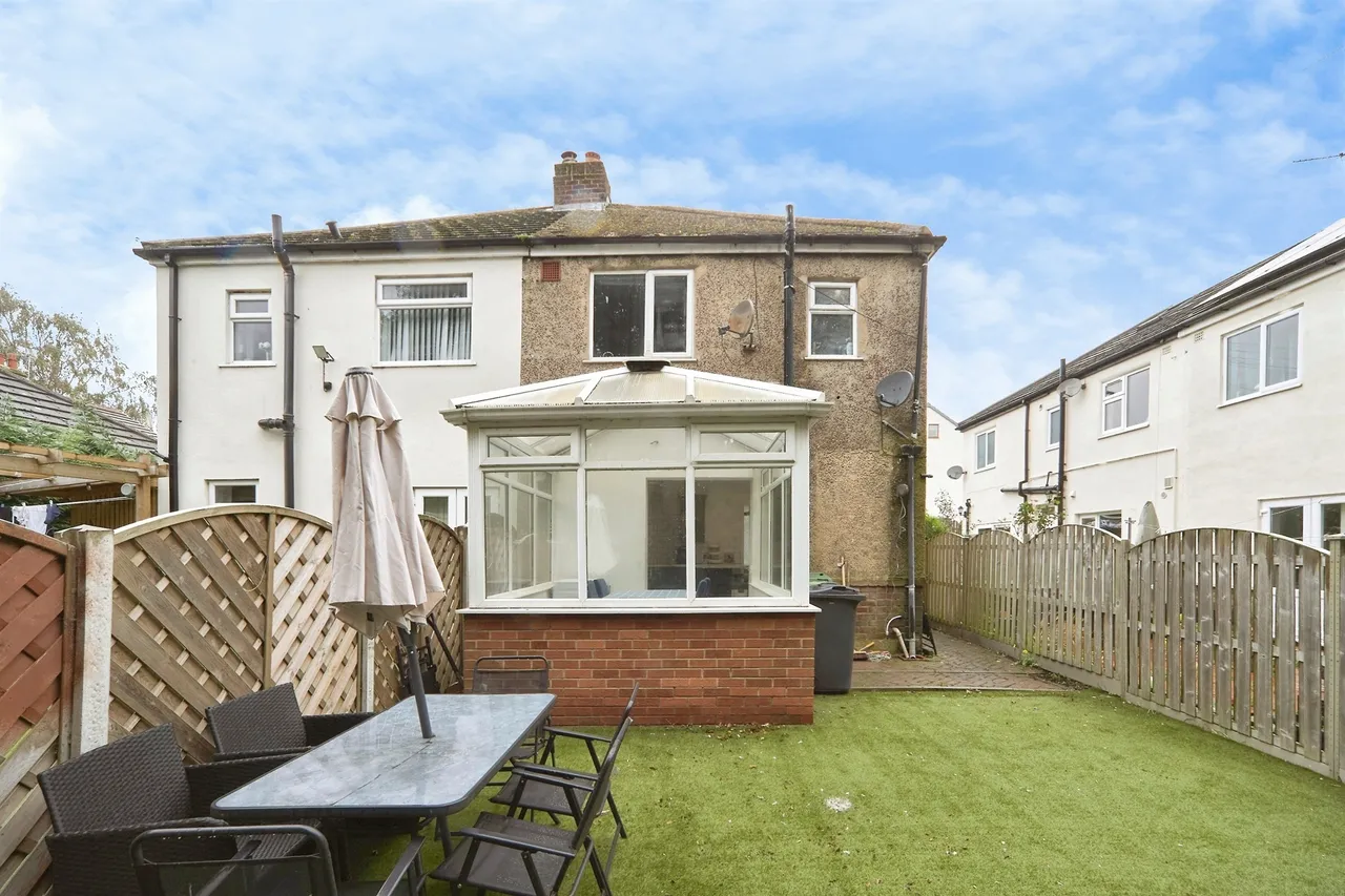 Owlcotes Drive, Pudsey, LS28, photo 13