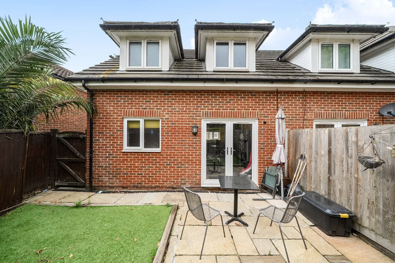 Cliffe Road, Kent, ME2, photo 23