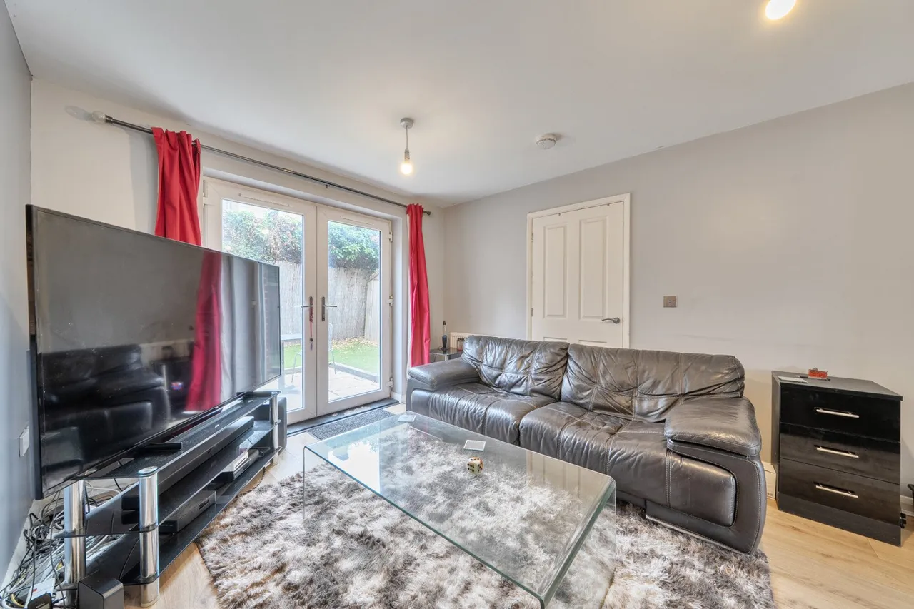 Cliffe Road, Kent, ME2, photo 18