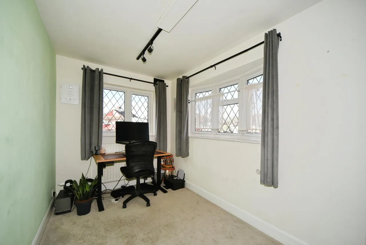 Kingsand Road, London, SE12, photo 21