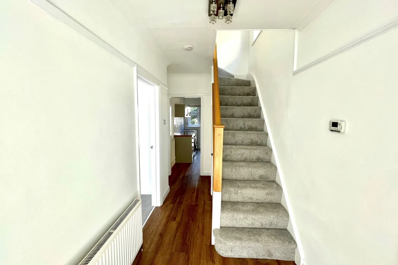 Crown Street, Surrey Egham, TW20, photo 2