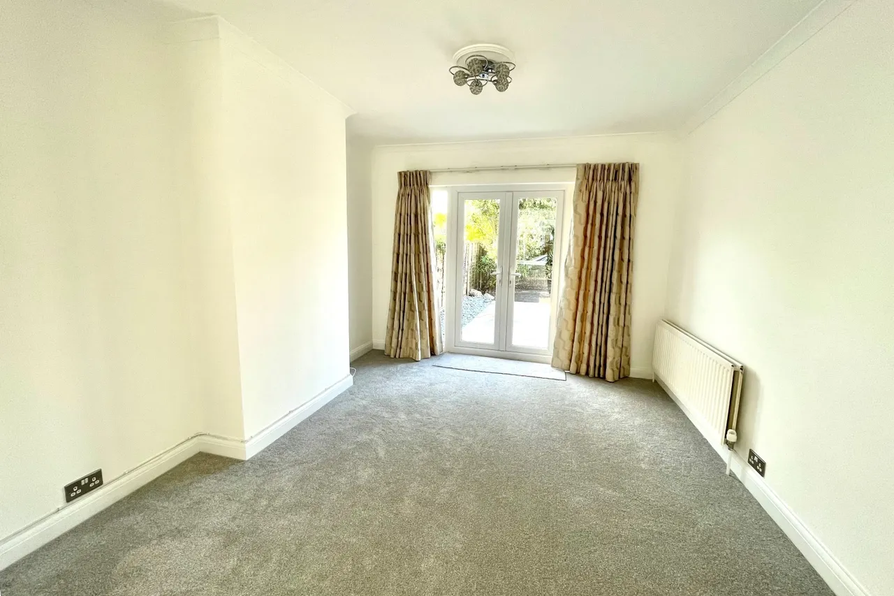 Crown Street, Surrey Egham, TW20, photo 5