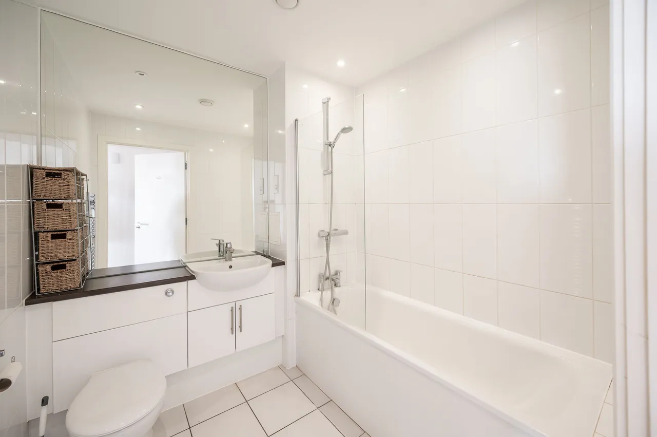 Flat 44, 15 Zenith Close, London, photo 8