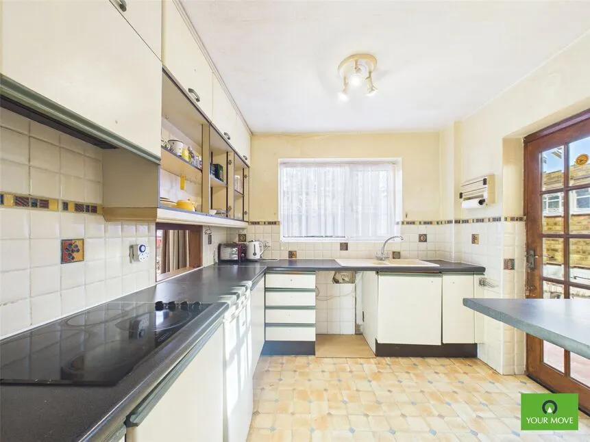 Stanley Close, Romford, RM2, photo 5