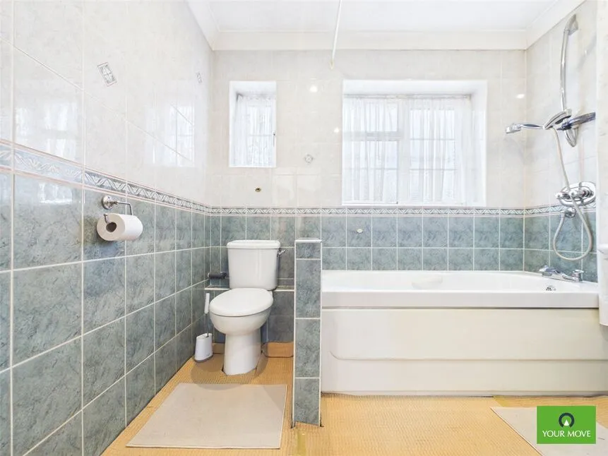 Stanley Close, Romford, RM2, photo 12
