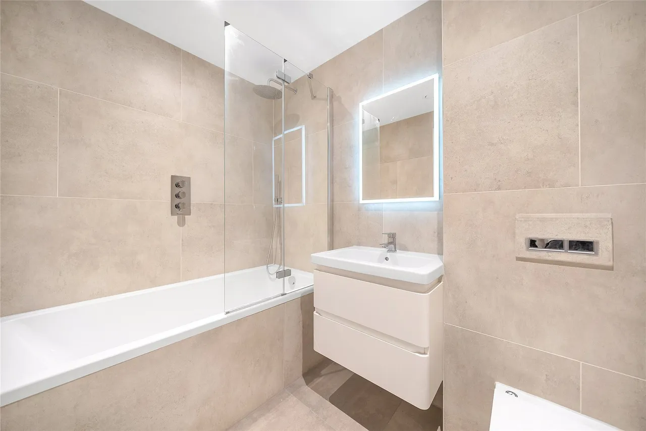 Primrose House, Churchfield Road, Weybridge, KT13, photo 6