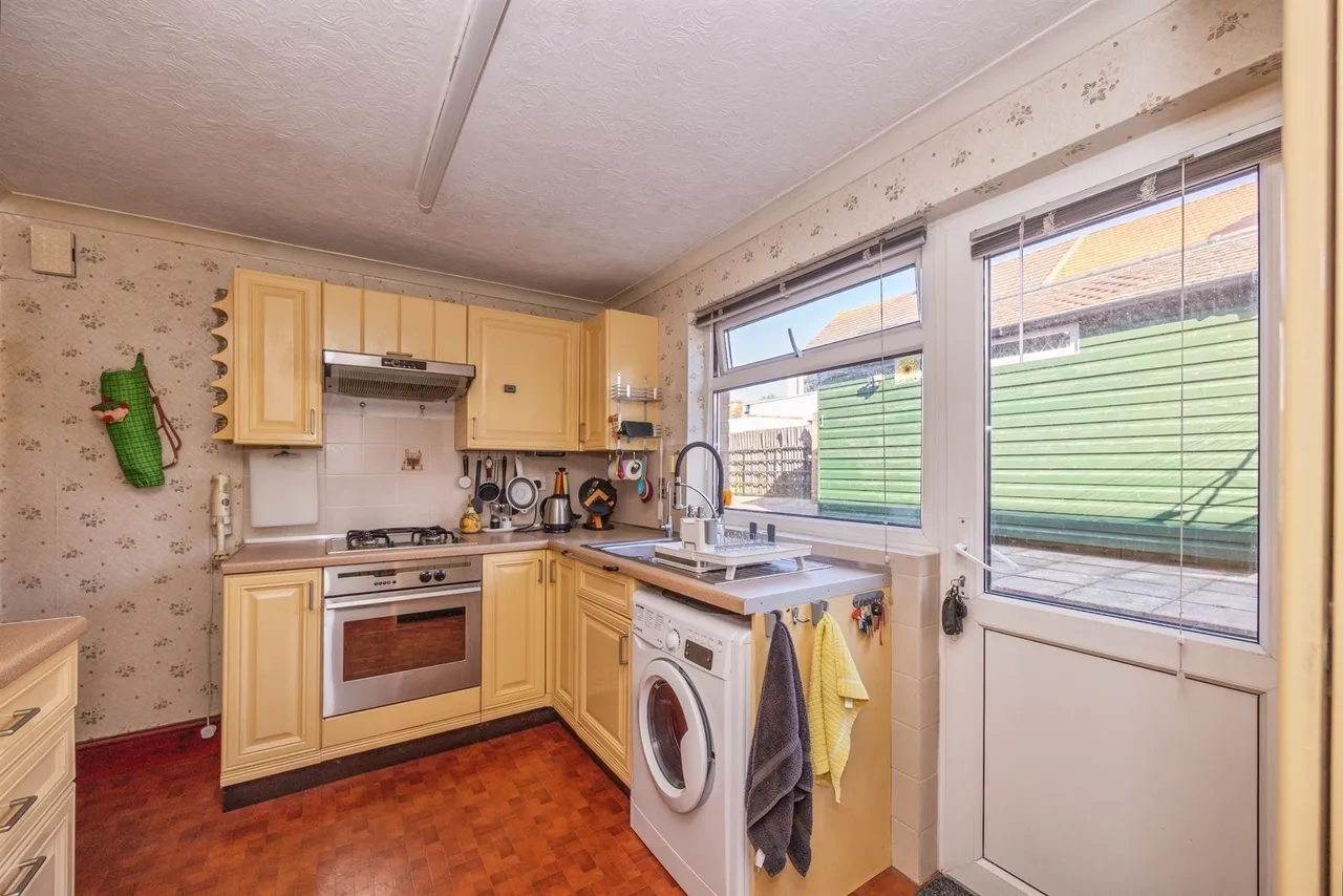 Seaway Crescent, SOUTHSEA, photo 8