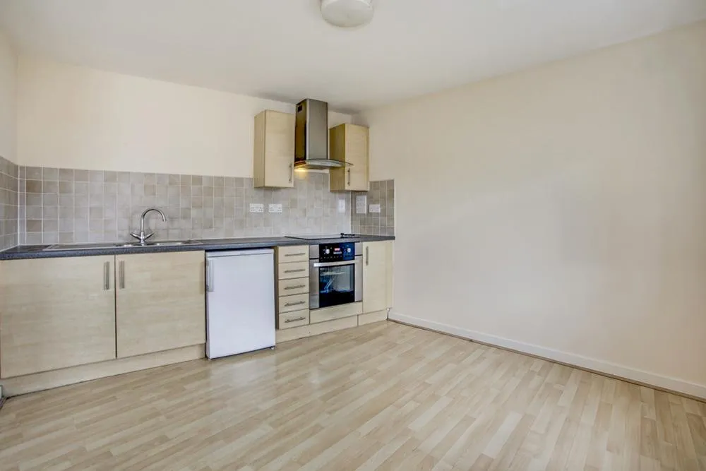 Kenton Road, Kenton, HA3, photo 3