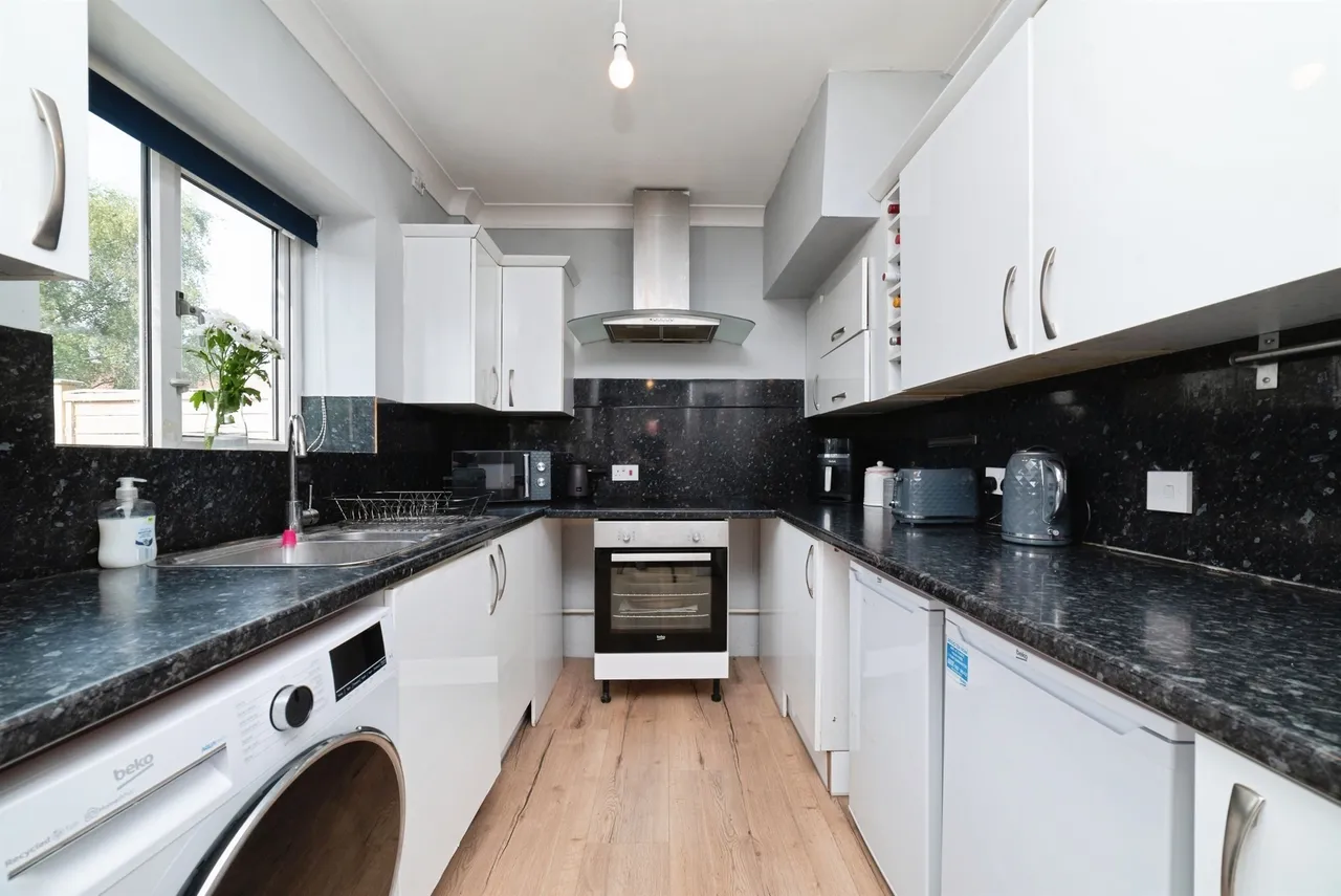 38th Avenue, HULL, photo 6