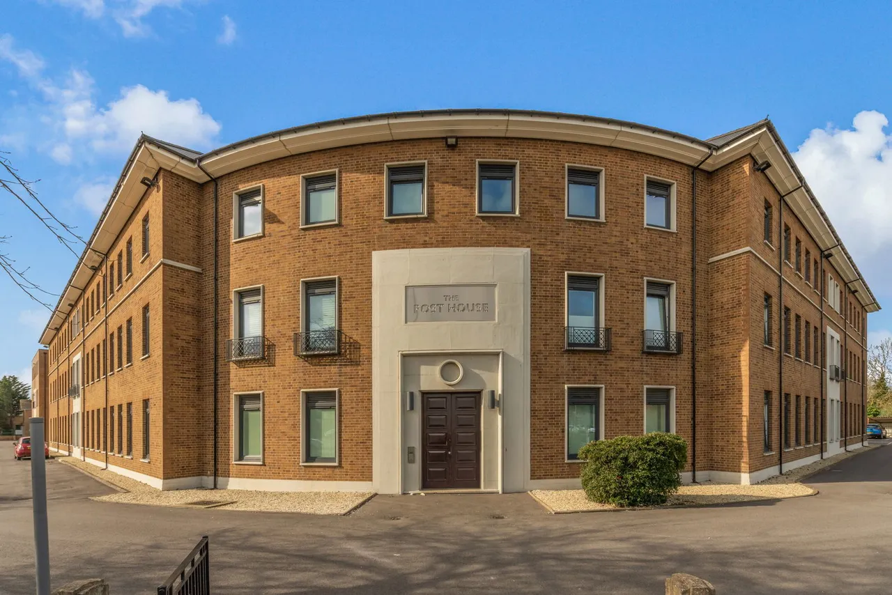2 bed flat for sale — The Posthouse, Gloucester, GL4 3DX