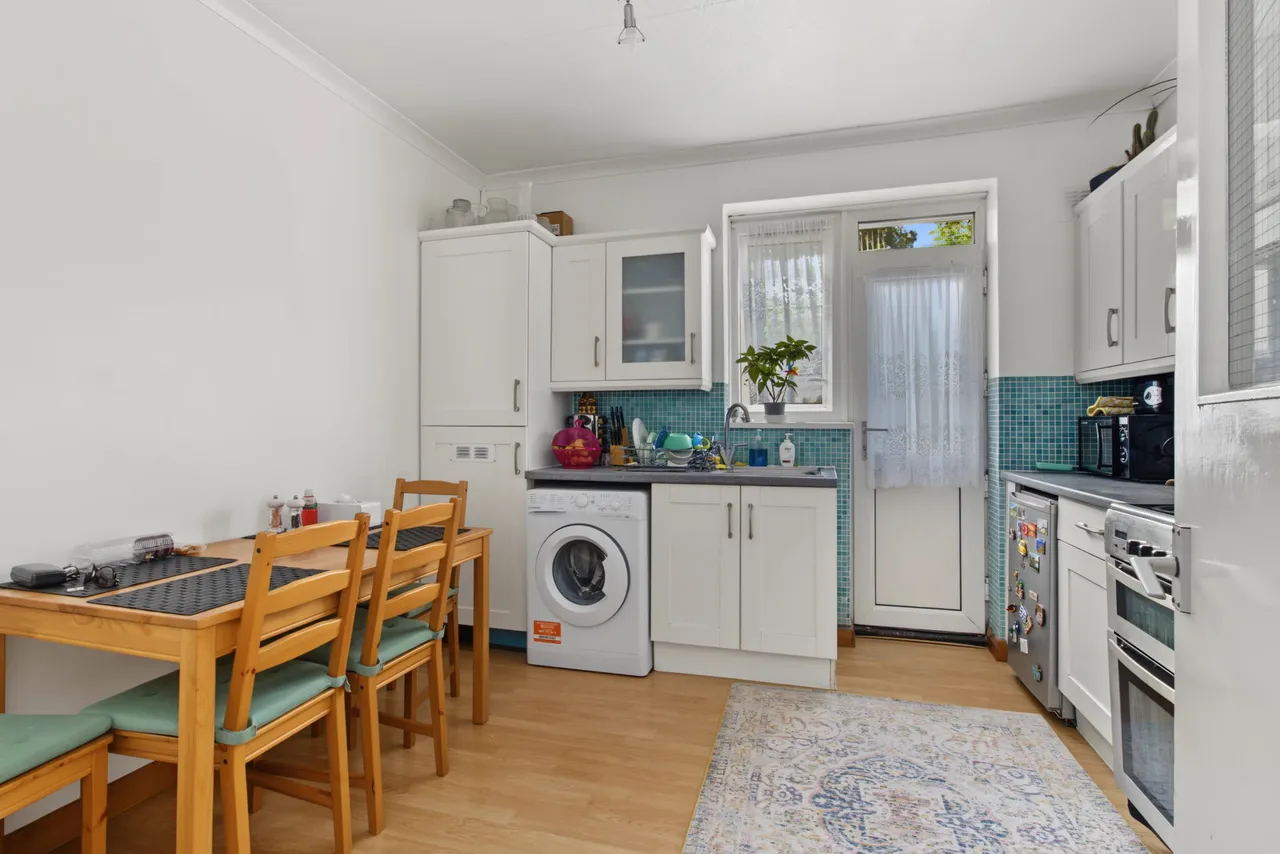 Porters Avenue, Dagenham, RM9, photo 6
