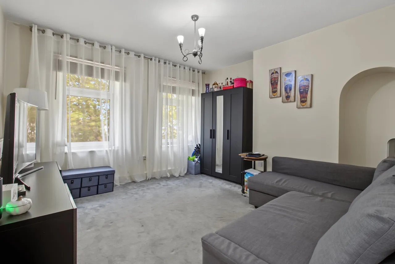 Porters Avenue, Dagenham, RM9, photo 3