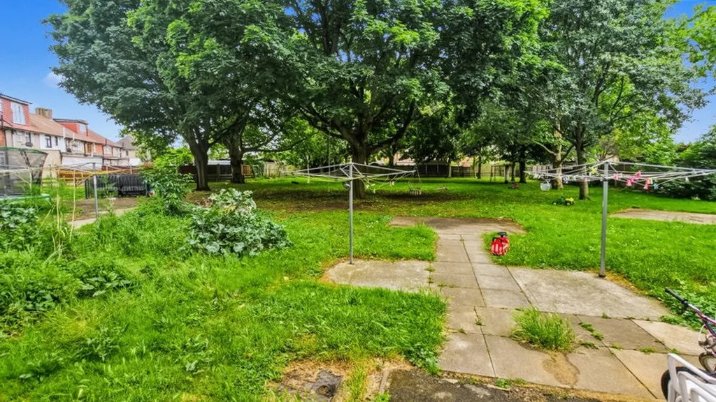 Porters Avenue, Dagenham, RM9, photo 9