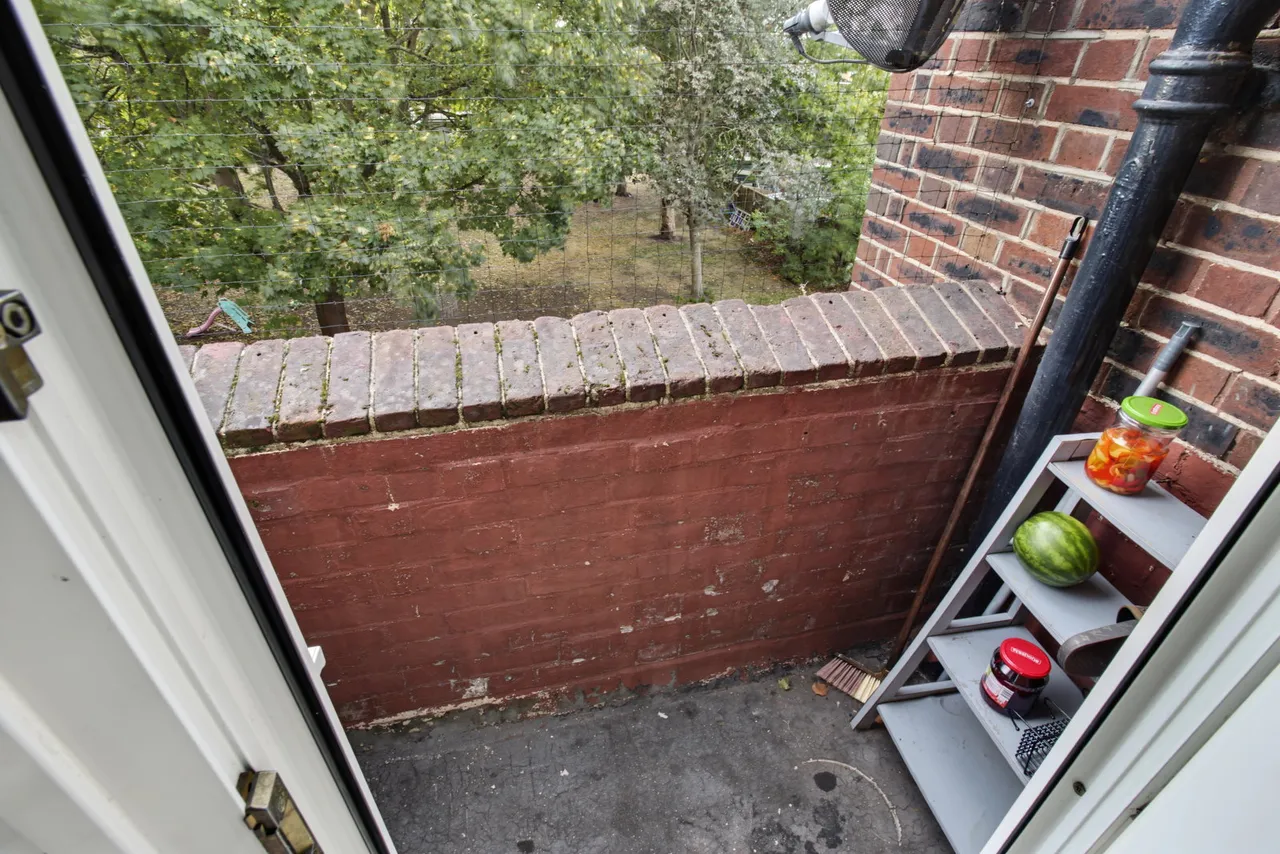 Porters Avenue, Dagenham, RM9, photo 8