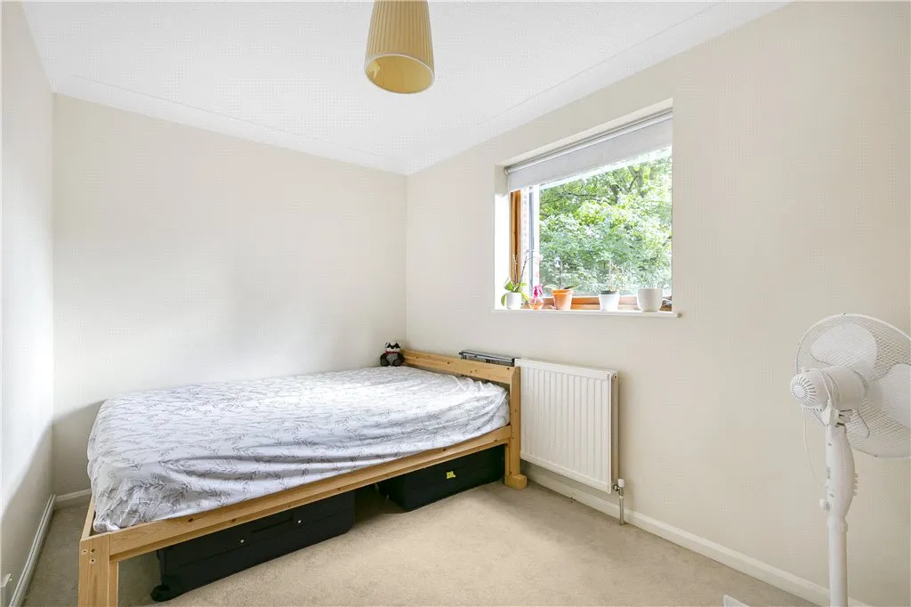 Moormede Crescent, Staines-upon-Thames, TW18, photo 11