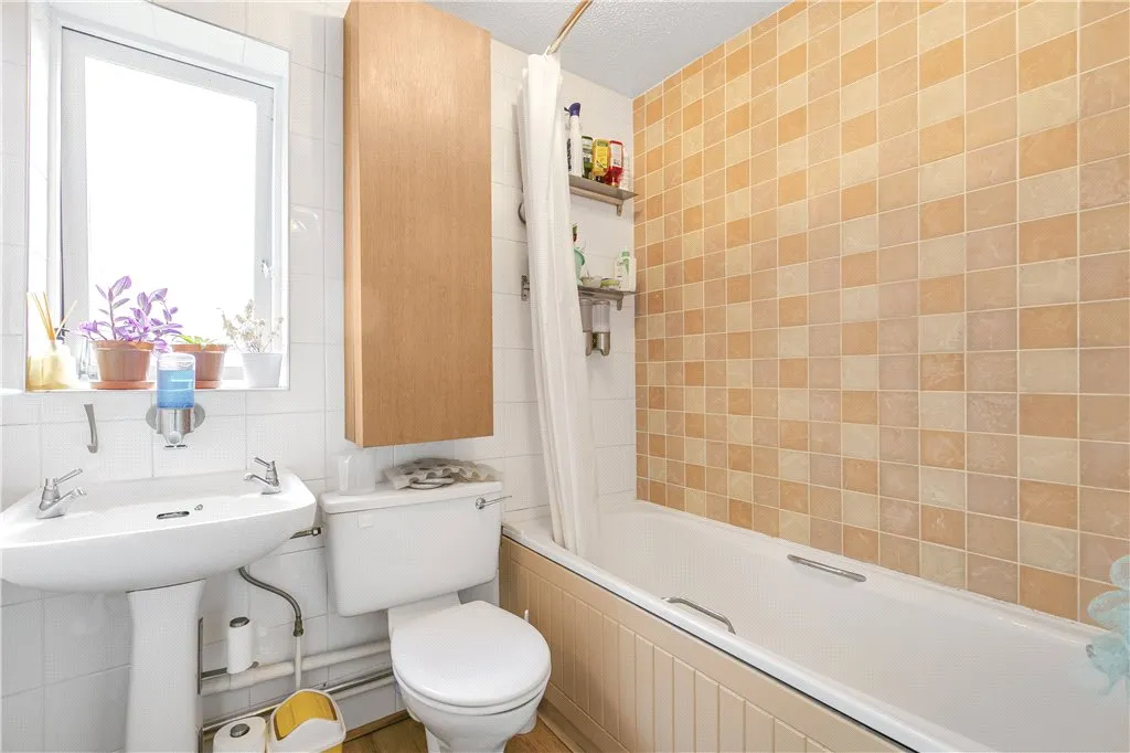 Moormede Crescent, Staines-upon-Thames, TW18, photo 7