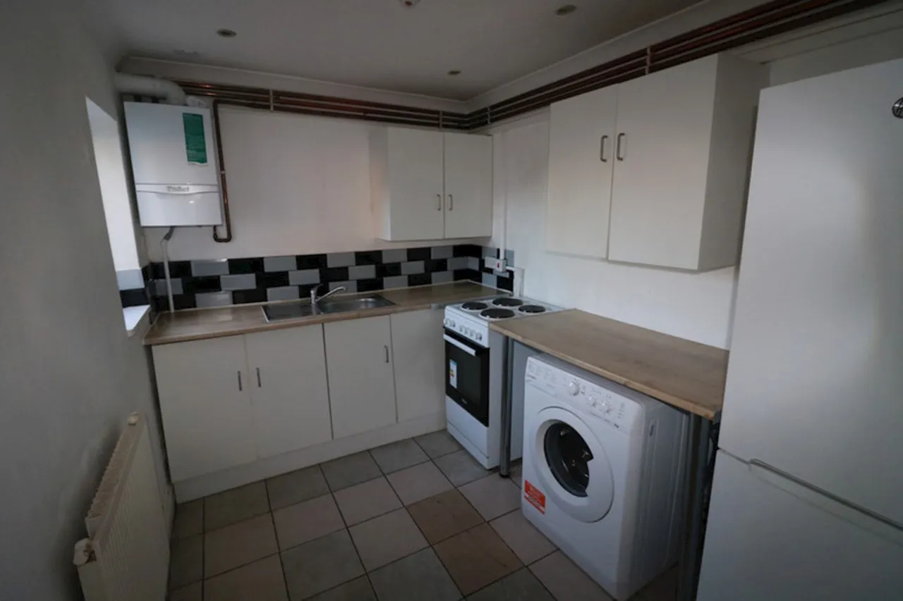 Walton Road, EN11, photo 9