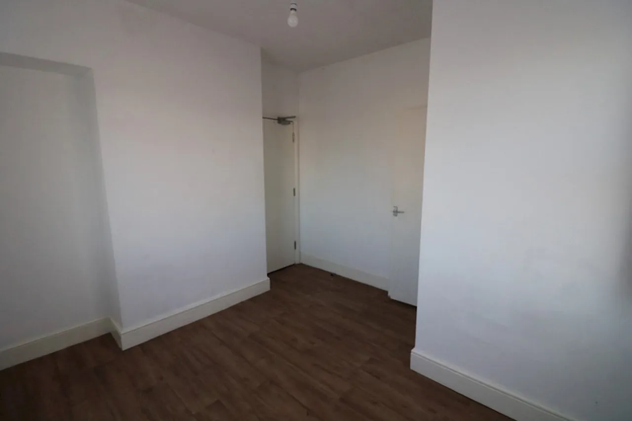 Walton Road, EN11, photo 6