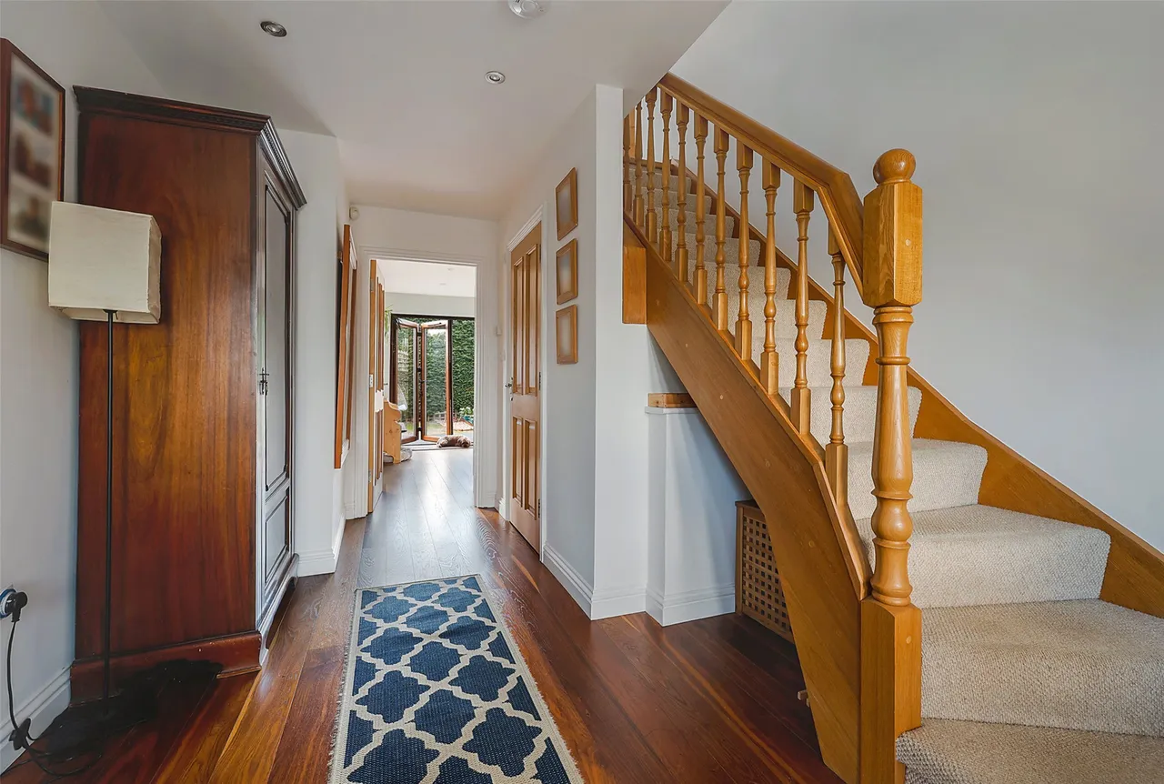 Cannon Way, Fetcham, KT22, photo 2