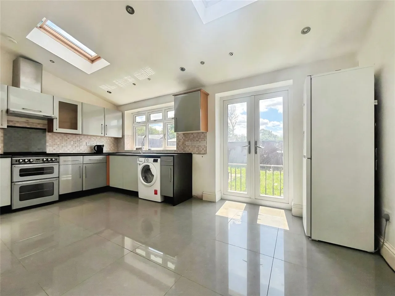 3 bed house to rent, Station Road, Hounslow, TW3
