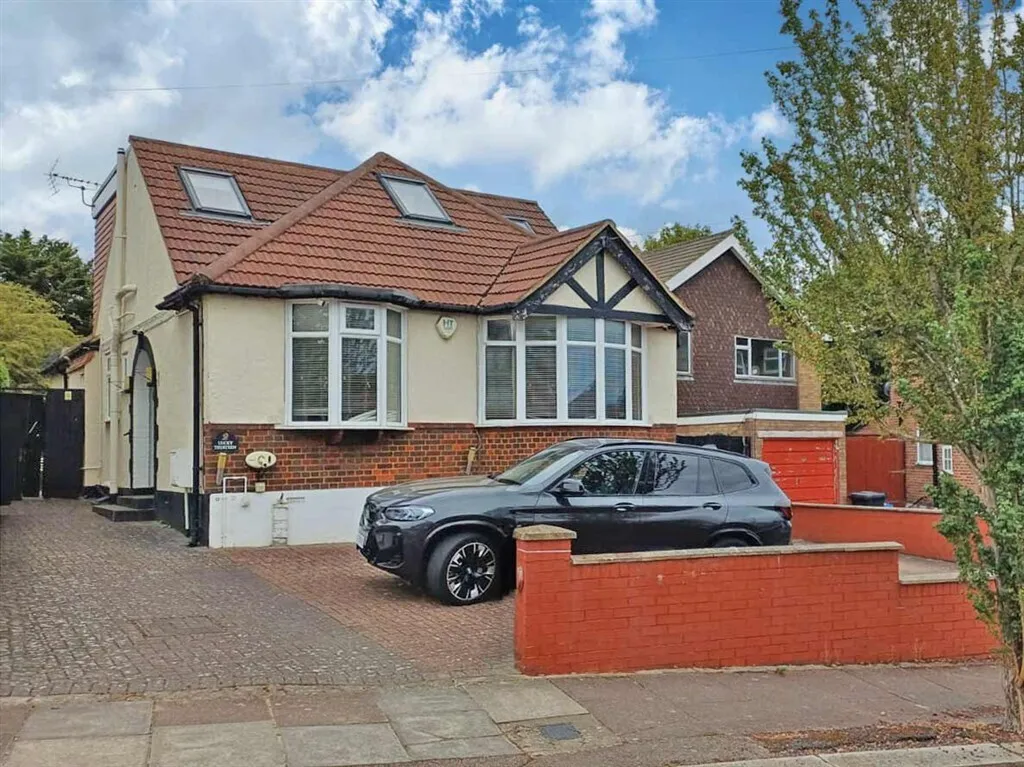 Stoneyfields Gardens, EDGWARE, photo 2