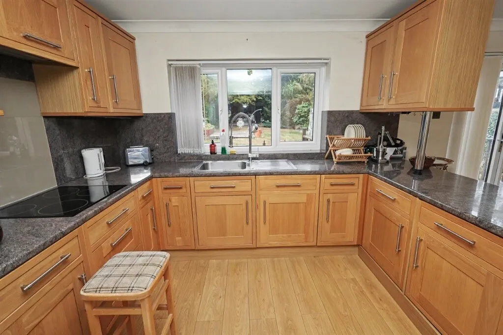 Stoneyfields Gardens, EDGWARE, photo 8
