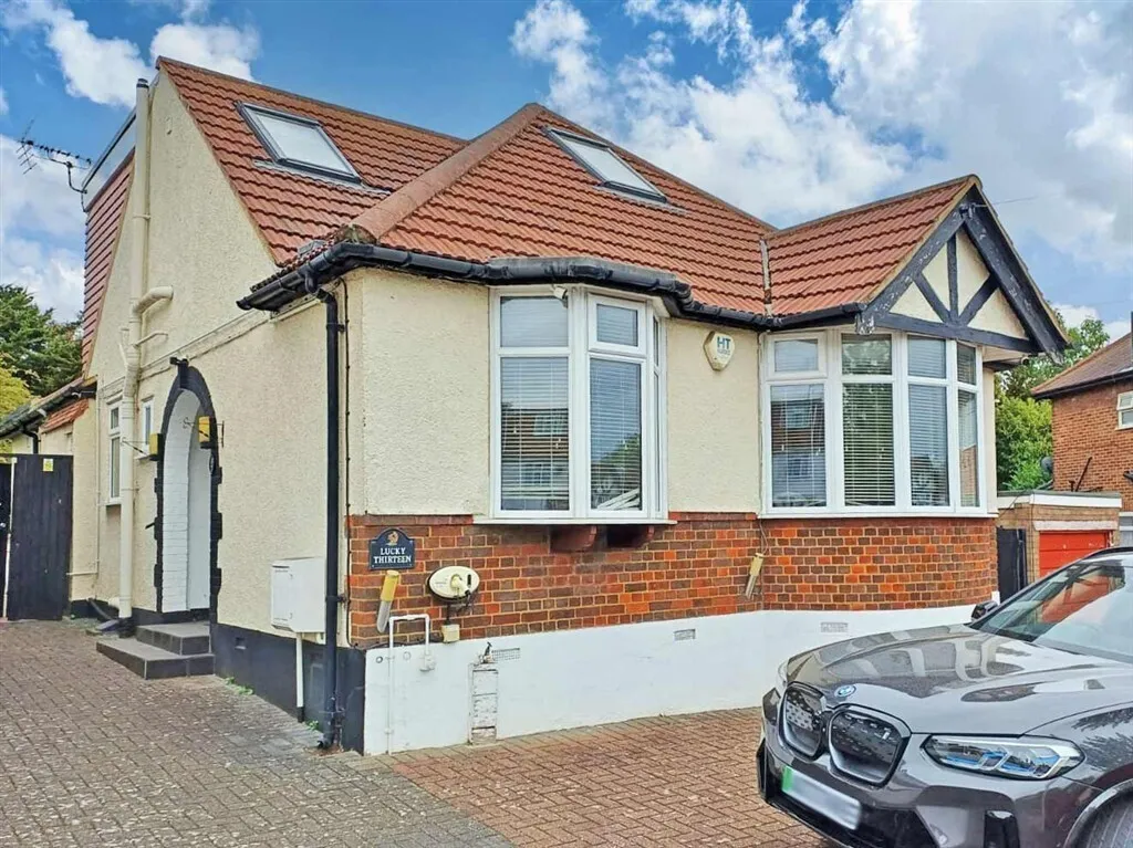 4 bed house for sale — Stoneyfields Gardens, EDGWARE