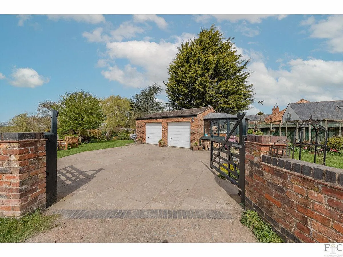 Main Street, Leicester, LE8, photo 33