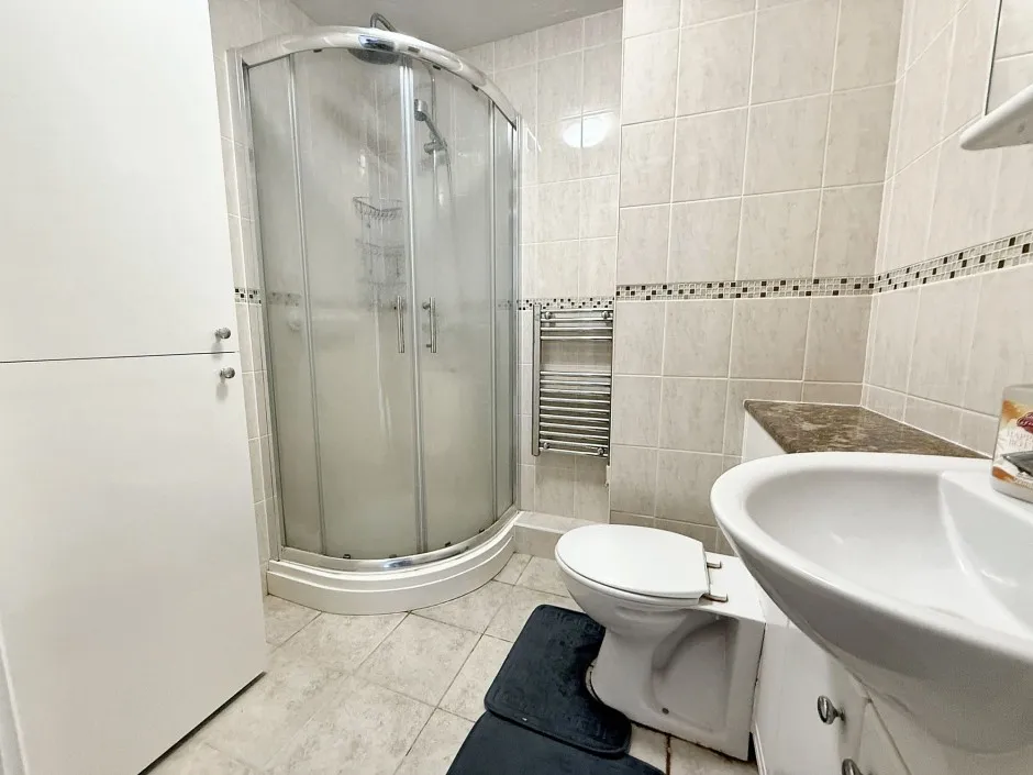 Verona Close, Uxbridge, UB8, photo 6