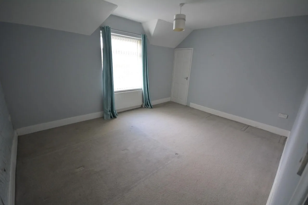 Tindale Crescent, Bishop Auckland, DL14, photo 6
