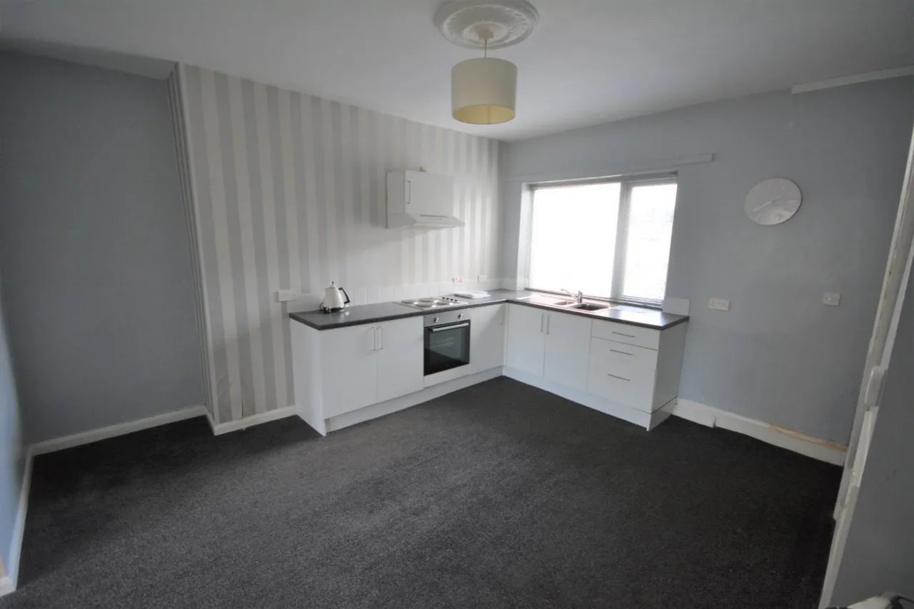 Tindale Crescent, Bishop Auckland, DL14, photo 3
